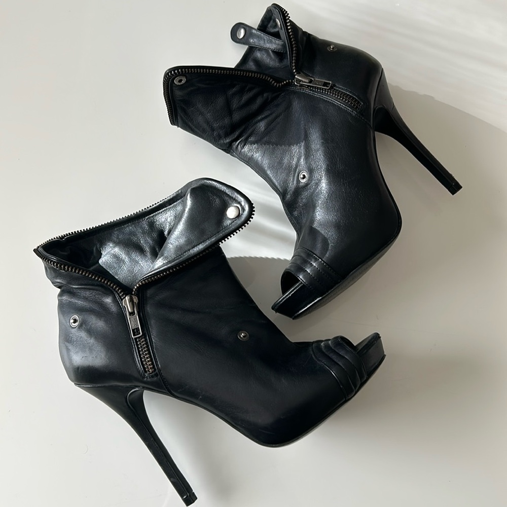 Aldo Black Zip-Up Heels | Size 38 | US 7.5 Minor Scratches